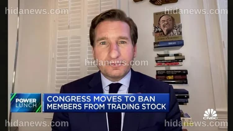 Congress moves to ban stock trading by members as Pelosi backs efforts