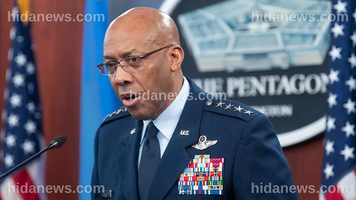 Experts doubt the Pentagon can punish Kelly over the 'illegal orders ...
